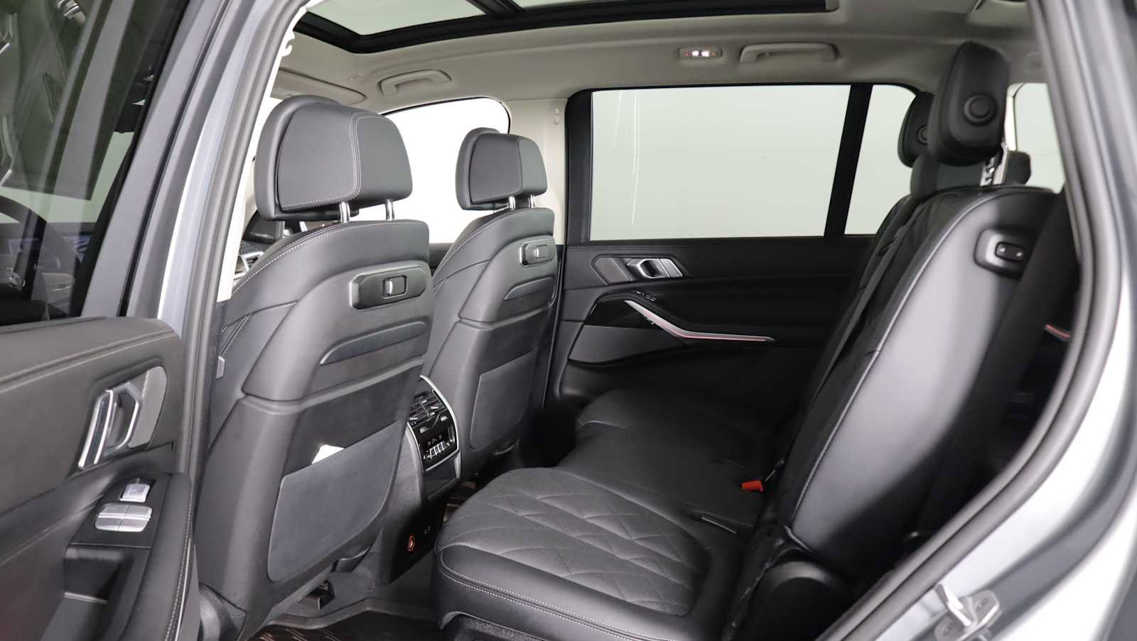 Used 2026 BMW X7 xDrive40i w/ Premium Package AWD/4WD image 13