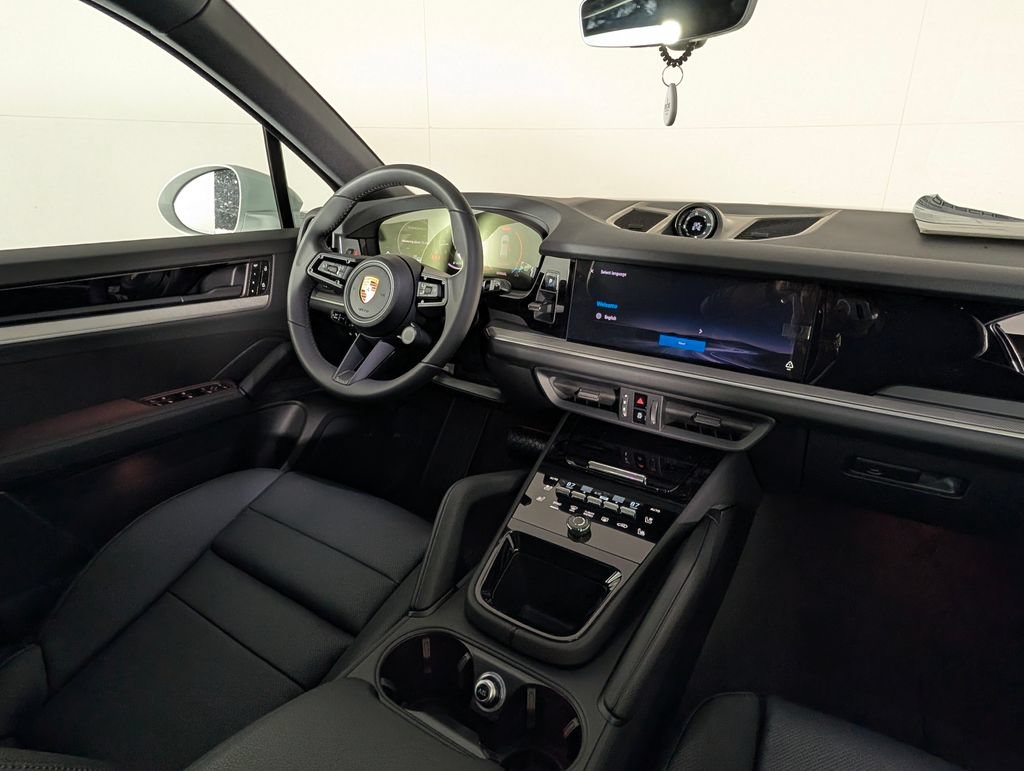 Certified 2026 Porsche Cayenne AWD/4WD image 18