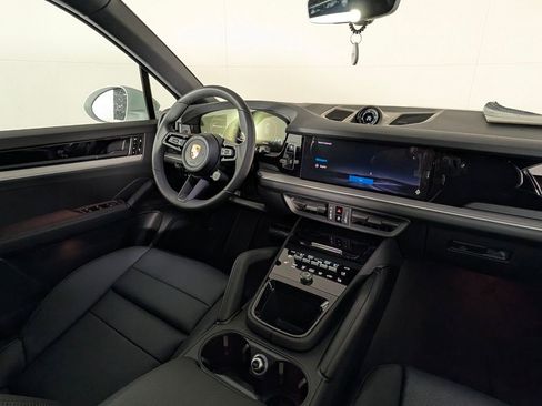 New 2026 Porsche Cayenne image 18