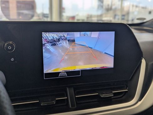 Used 2024 Chevrolet Trax RS w/ Driver Confidence Package image 34