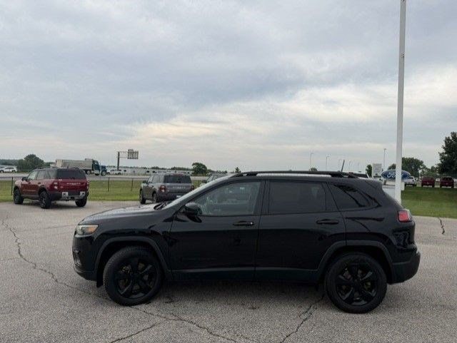 Used 2021 Jeep Cherokee Latitude Plus AWD/4WD image 4