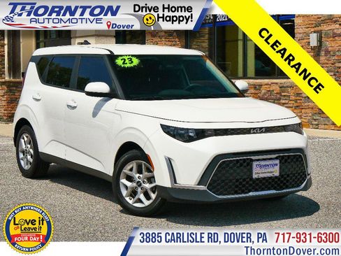 Used 2023 Kia Soul LX w/ LX Technology Package FWD image 1