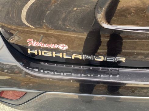 Used 2020 Toyota Highlander Limited image 15