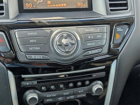 Used 2015 Nissan Pathfinder SV image 28