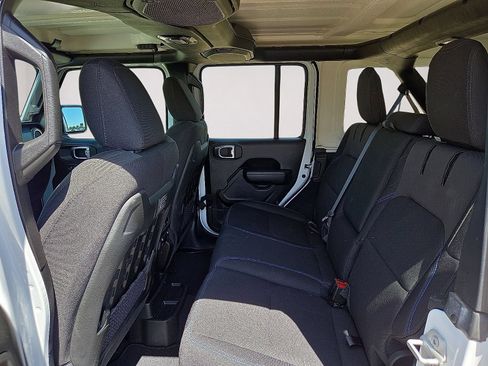 Used 2022 Jeep Wrangler Unlimited Rubicon 4xe AWD/4WD image 17