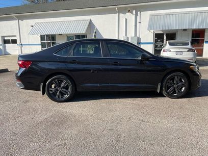 Used 2023 Volkswagen Jetta SE w/ Panoramic Sunroof Package