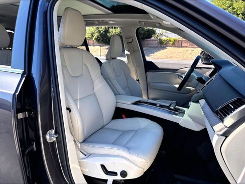 Used 2023 Volvo XC90 B6 Plus w/ Protection Package Premier AWD/4WD image 10