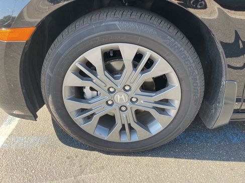 Used 2025 Honda Odyssey Touring image 14