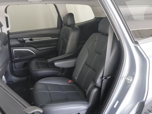 Used 2022 Kia Telluride SX w/ Nightfall Edition Package AWD/4WD image 9