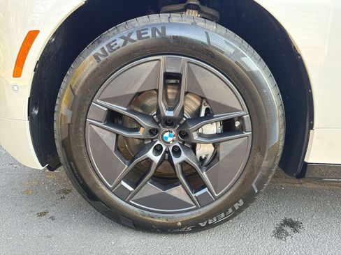 New 2026 BMW iX xDrive45 image 7