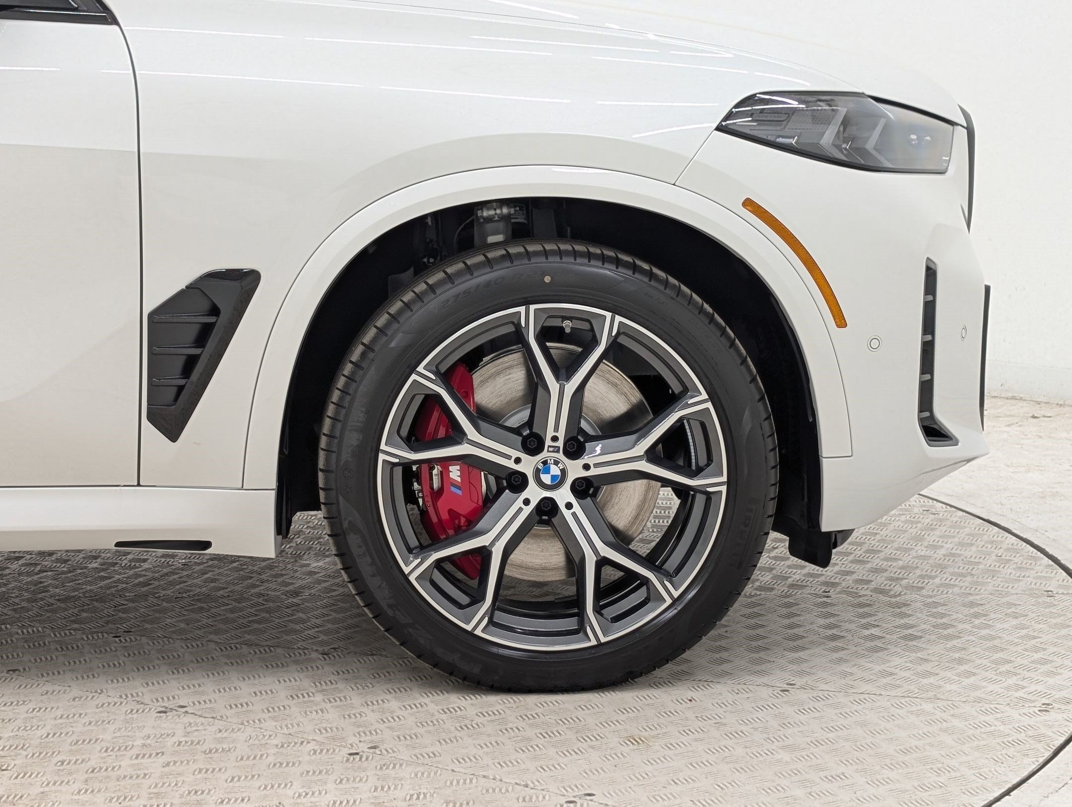 New 2026 BMW X5 xDrive50e w/ M Sport Package AWD/4WD image 12
