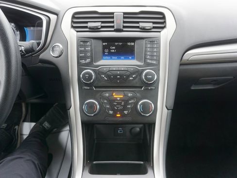 Used 2017 Ford Fusion S image 8