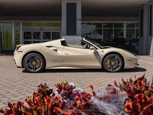 Used 2016 Ferrari 488 Spider RWD image 39