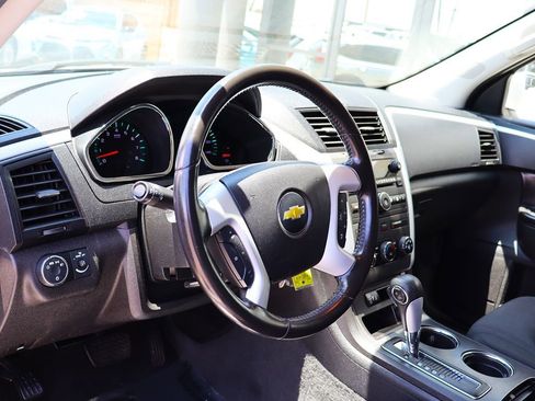 Used 2012 Chevrolet Traverse LT FWD image 40