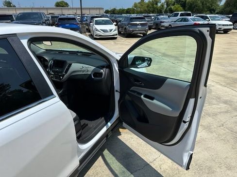Used 2024 Chevrolet Equinox LT FWD image 16