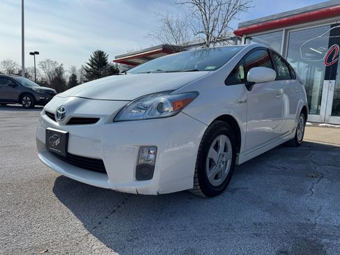 Used 2011 Toyota Prius Three image 1