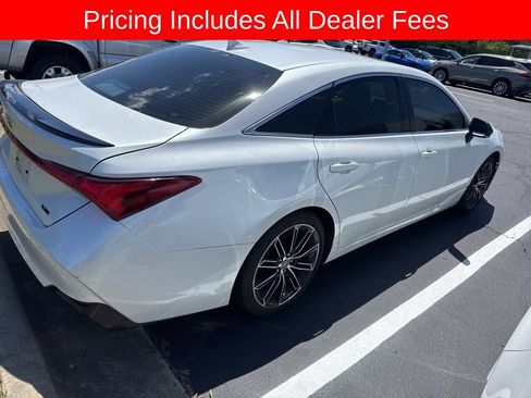 Used 2019 Toyota Avalon XSE w/ All Weather Liner Package FWD image 4