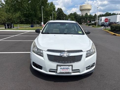 Used 2013 Chevrolet Cruze LT FWD image 2