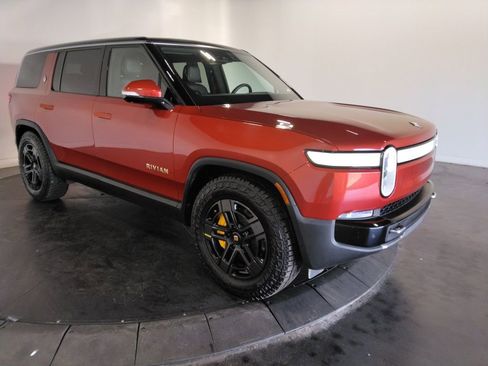 Used 2023 Rivian R1S Launch Edition image 5