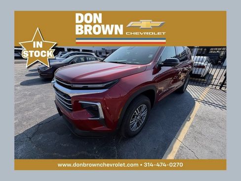 Used 2024 Chevrolet Traverse LT FWD image 1