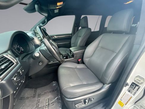 Used 2023 Lexus GX 460 Premium w/ Accessory Package AWD/4WD image 29