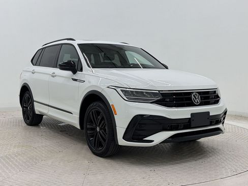 Used 2022 Volkswagen Tiguan SE R-Line AWD/4WD image 7