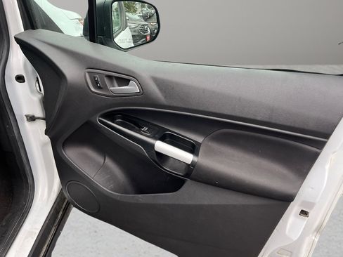 Used 2017 Ford Transit Connect XLT image 30