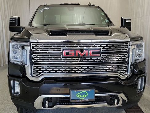 Certified 2022 GMC Sierra 2500 Denali w/ Denali Black Diamond Edition image 4