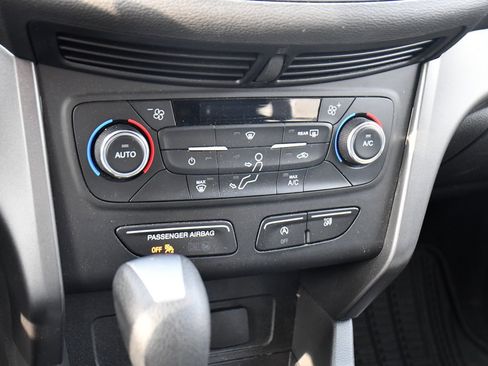 Used 2017 Ford Escape SE image 29