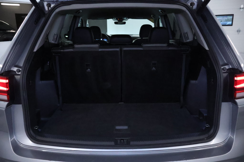 Used 2024 Volkswagen Atlas SE AWD/4WD image 17