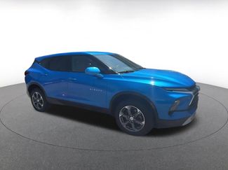 Used 2025 Chevrolet Blazer LT FWD video 2