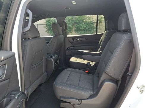 Used 2025 Chevrolet Traverse LT w/ Driver Confidence Package AWD/4WD image 10