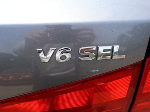Used 2014 Volkswagen Passat 3.6 SEL Premium FWD image 9