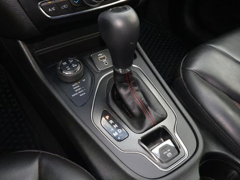 Used 2021 Jeep Cherokee Trailhawk w/ Trailer Tow Group image 24