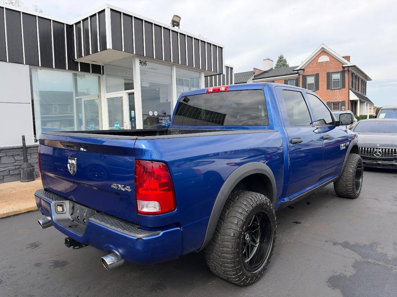 Used 2017 RAM 1500 Express AWD/4WD image 7