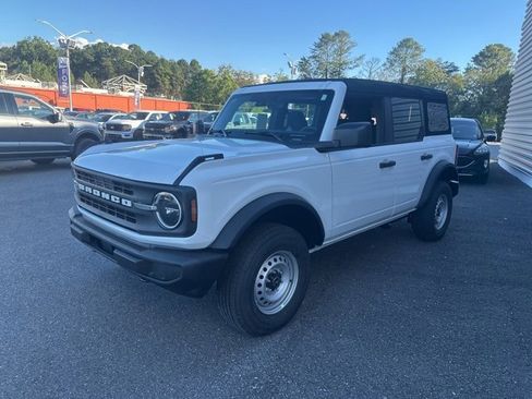 New 2025 Ford Bronco Base image 7