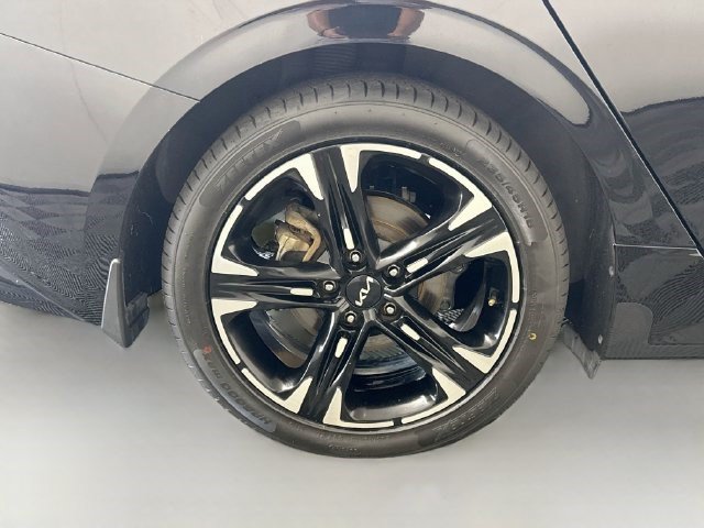 Used 2022 Kia K5 GT-Line FWD image 32