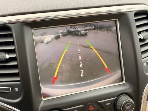 Used 2016 Jeep Grand Cherokee Overland w/ Advanced Technology Group AWD/4WD image 71