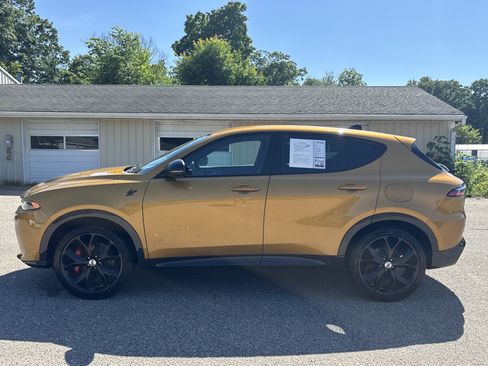 Used 2024 Dodge Hornet R/T AWD/4WD image 12