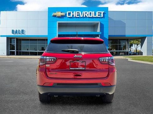 Used 2025 Jeep Compass Latitude w/ Altitude Special Edition AWD/4WD image 4