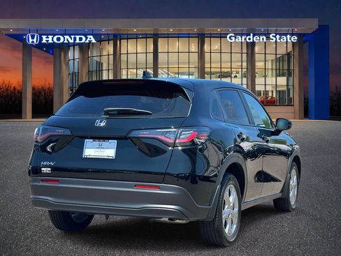 Certified 2024 Honda HR-V LX image 3
