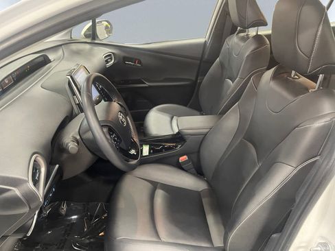 Used 2022 Toyota Prius Prime Limited FWD image 7