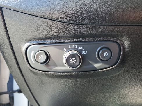 Used 2022 Chevrolet Equinox Premier image 24