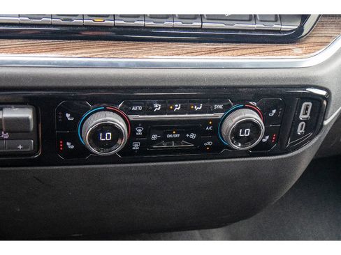 Used 2024 Chevrolet Silverado 1500 LT AWD/4WD image 25