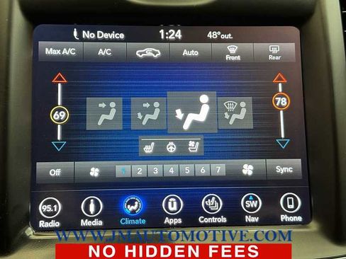 Used 2019 Chrysler 300 Limited image 24