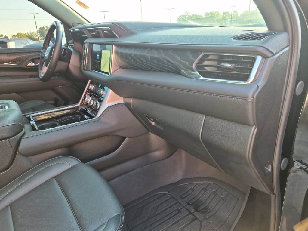 Used 2024 GMC Yukon Denali w/ Denali Reserve Package AWD/4WD image 35