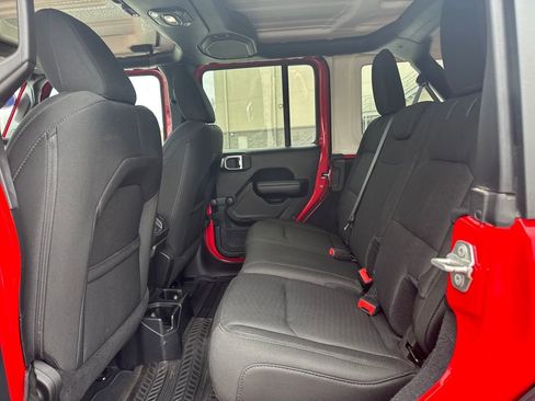 Used 2018 Jeep Wrangler Unlimited Sport image 14