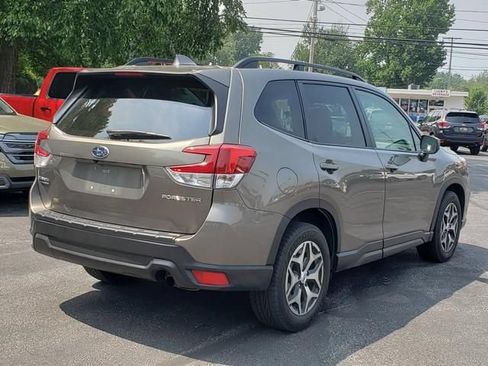 Used 2020 Subaru Forester Premium AWD/4WD image 3