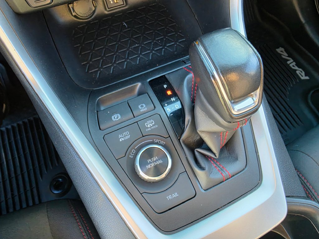 Used 2023 Toyota RAV4 SE w/ Weather & Moonroof Package AWD/4WD image 34