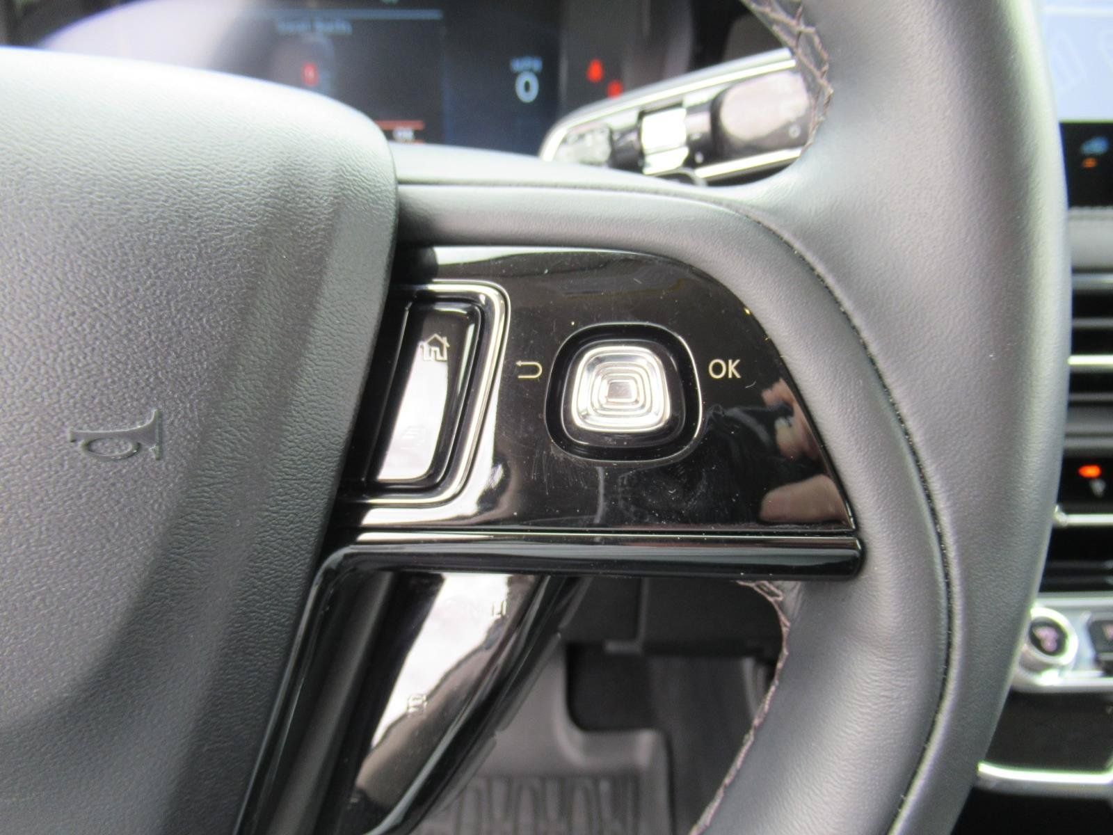 Used 2023 Lincoln Corsair Reserve FWD image 23